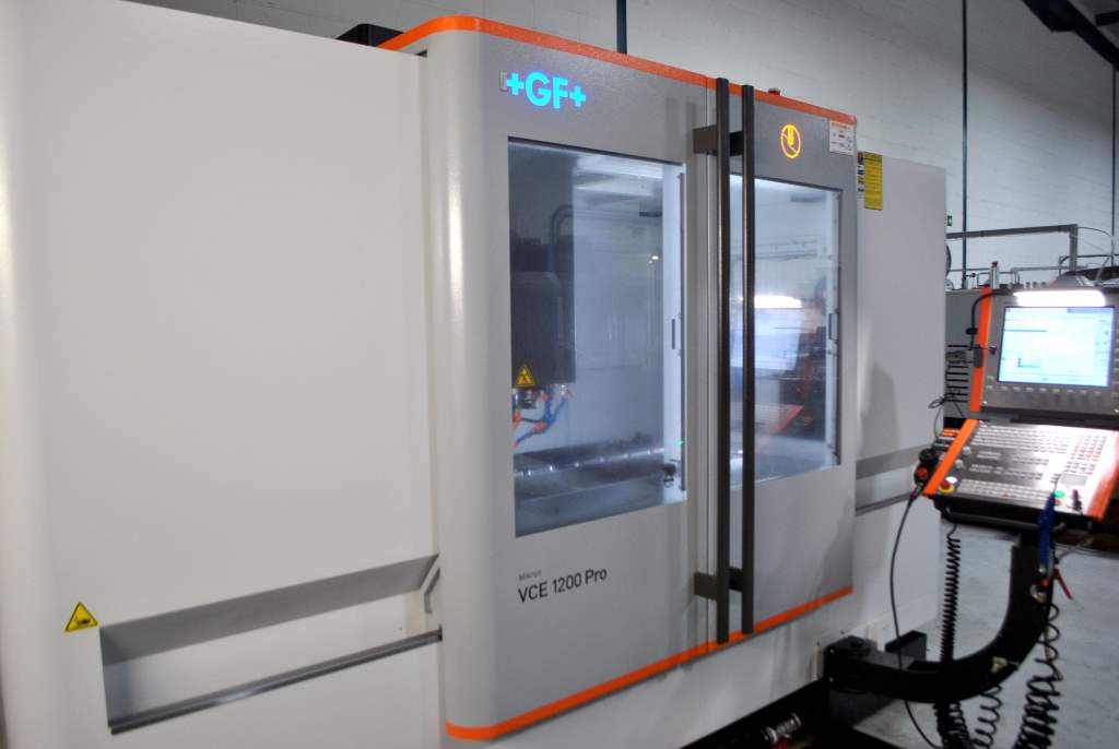 A new large-capacity VCE 1200 Pro 3-axis machining centre
