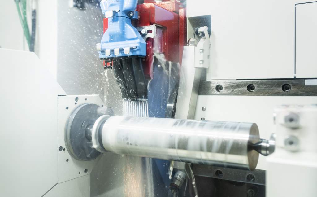 The SmartJet system automatically regulates the correct parameters for coolant delivery while grinding 